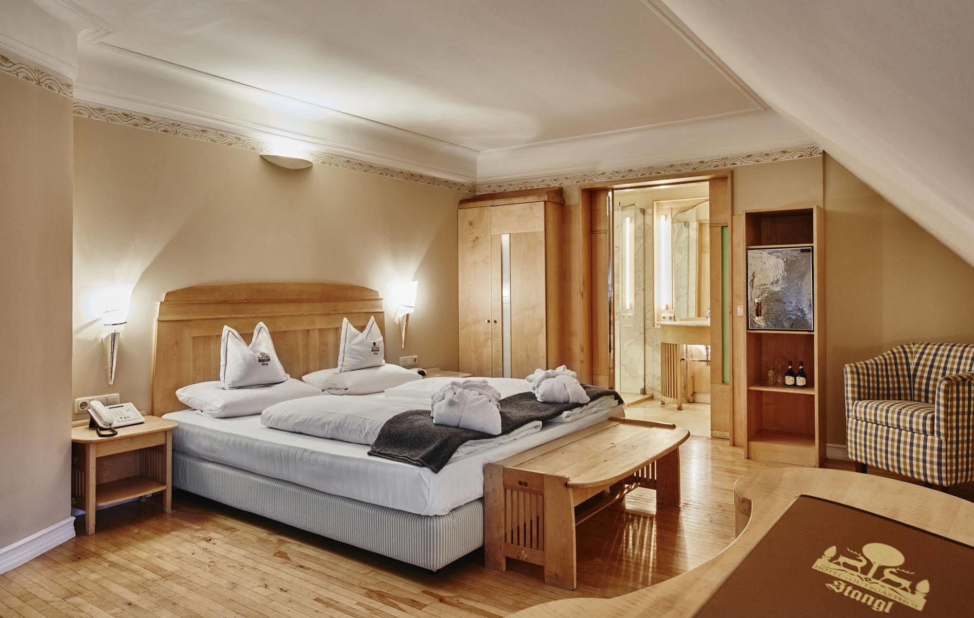 Hotel Gutsgasthof Stangl Vaterstetten Ngoại thất bức ảnh